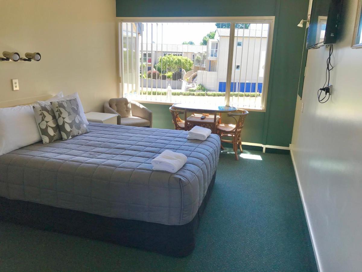 Tui Oaks Motel Lago Lago Taupo Exterior foto