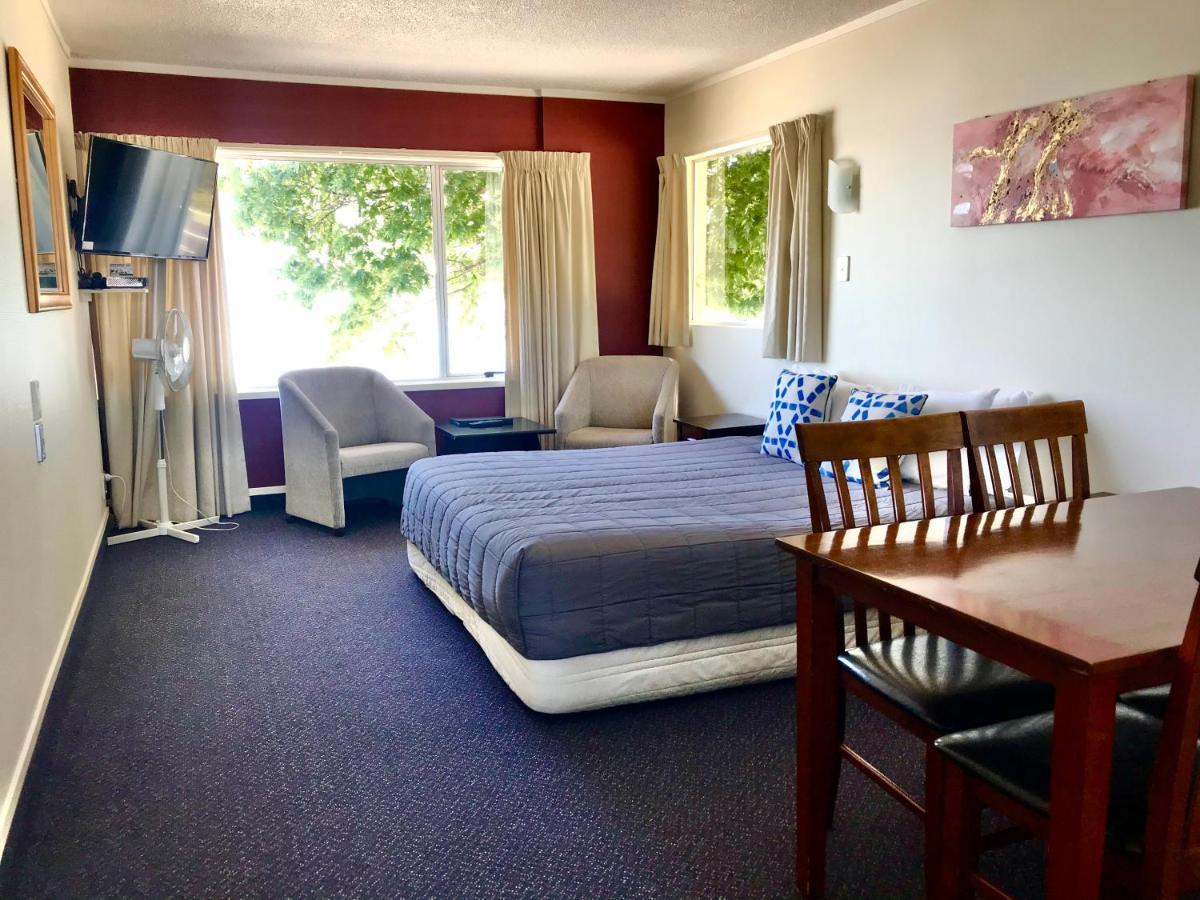 Tui Oaks Motel Lago Lago Taupo Exterior foto